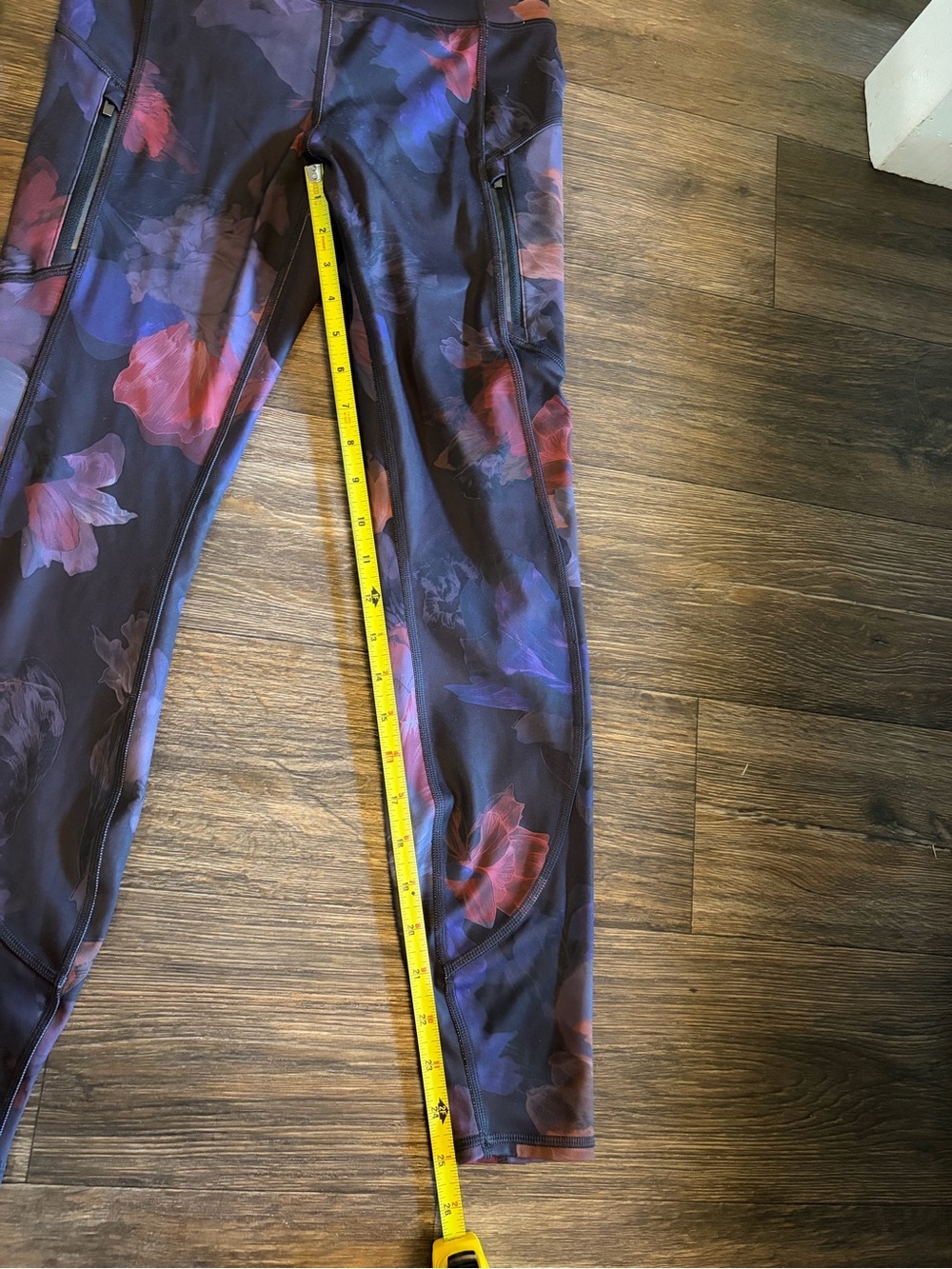 Athleta Women’s Rainier Printed Tight Leggings Night Bloom Black Activewear - Picture 5 of 7